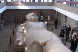 Cairo: Djoser, den bøjede pyramide og Memphis dagstur