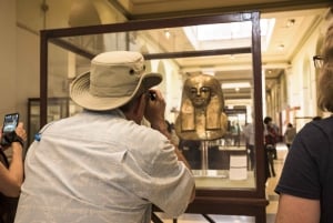 Cairo: Egyptian Museum, Pyramids & Bazaar Private Tour