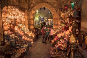 Cairo: Egyptian Museum, Pyramids & Bazaar Tour