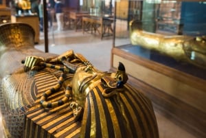 Cairo: Egyptian Museum, Pyramids & Bazaar Tour