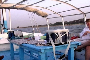 El Cairo: Paseo en feluca por el río Nilo con comida