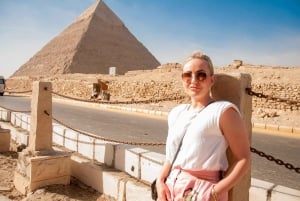 El Cairo: Pirámides, Bazar y Museo con Guía Femenina