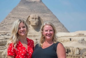 Cairo: Female Guided Pyramids, Museum & Bazaar Private Tour