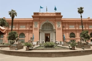 Cairo: Giza Pyramids Camel Ride and Egyptian Museum Tour