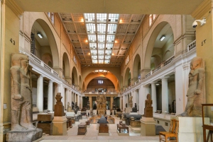 Cairo: Giza Pyramids Camel Ride and Egyptian Museum Tour