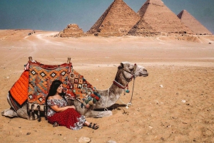Cairo: Giza Pyramids Camel Ride and Egyptian Museum Tour