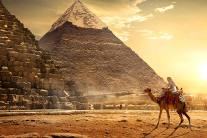 Cairo: Kameltur til Giza-pyramiderne og tur til det egyptiske museum