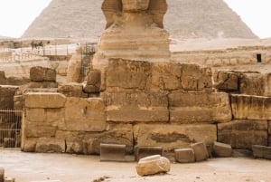 Cairo: Giza Pyramids, Saqqara & Memphis Tour with Lunch