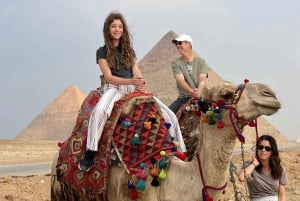 Cairo: Giza Pyramids, Saqqara & Memphis Tour with Lunch