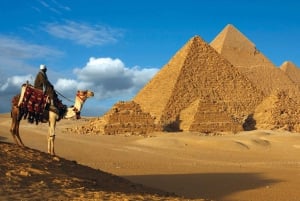 Kairo: Gizan pyramidit, sfinksi ja laakson temppeli opastettu kierros.