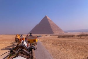 Cairo: Giza Pyramids Tour and Horse Carriage Ride