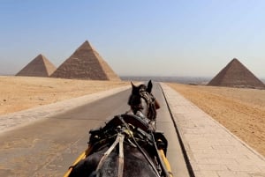 Cairo: Giza Pyramids Tour and Horse Carriage Ride