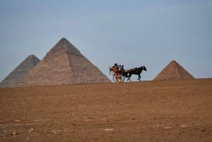 Cairo: Giza Pyramids Tour and Horse Carriage Ride