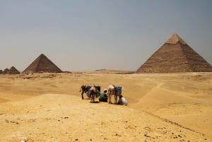 Cairo: Giza Pyramids Tour and Horse Carriage Ride