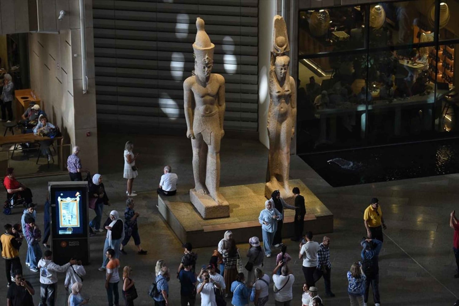 El Cairo: tour nocturno por el Gran Museo Egipcio, cena y traslado