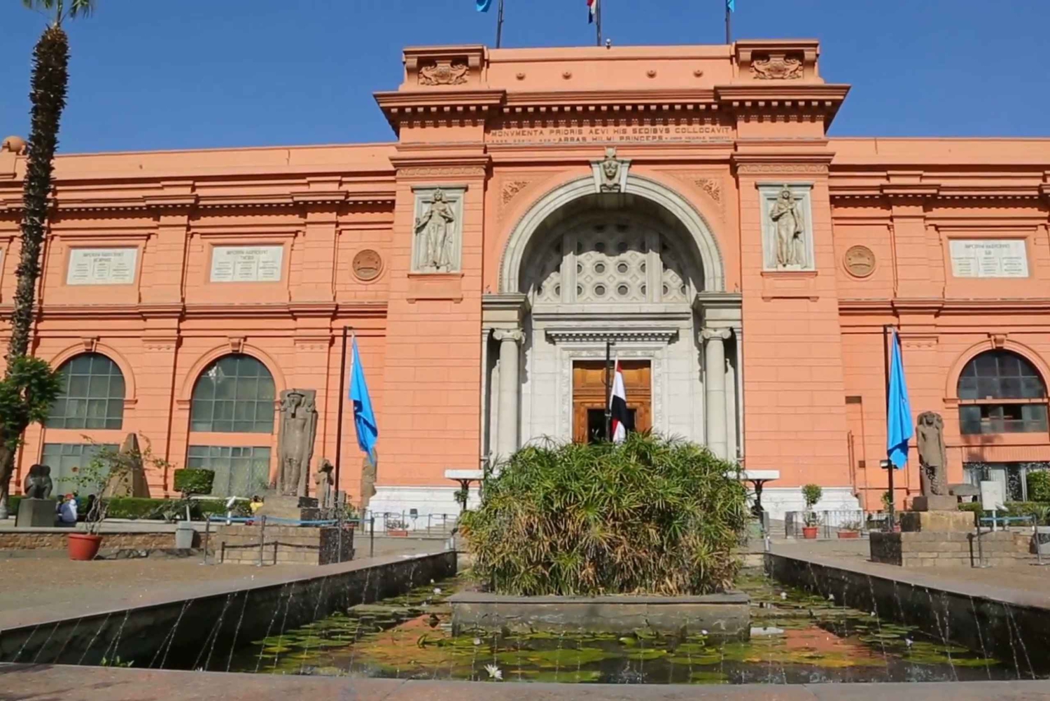 Cairo: Great Pyramids of Giza and Egyptian Museum Tour