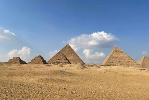 Kairo: Die Großen Pyramiden von Gizeh vom Hafen Alexandria aus