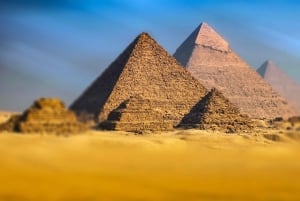 Il Cairo: Grandi Piramidi di Giza dal porto di Alessandria d'Egitto