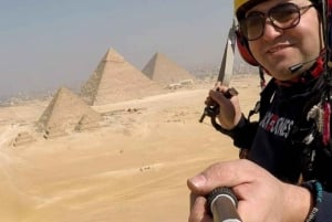 Cairo: Great Pyramids of Giza Paragliding Experience