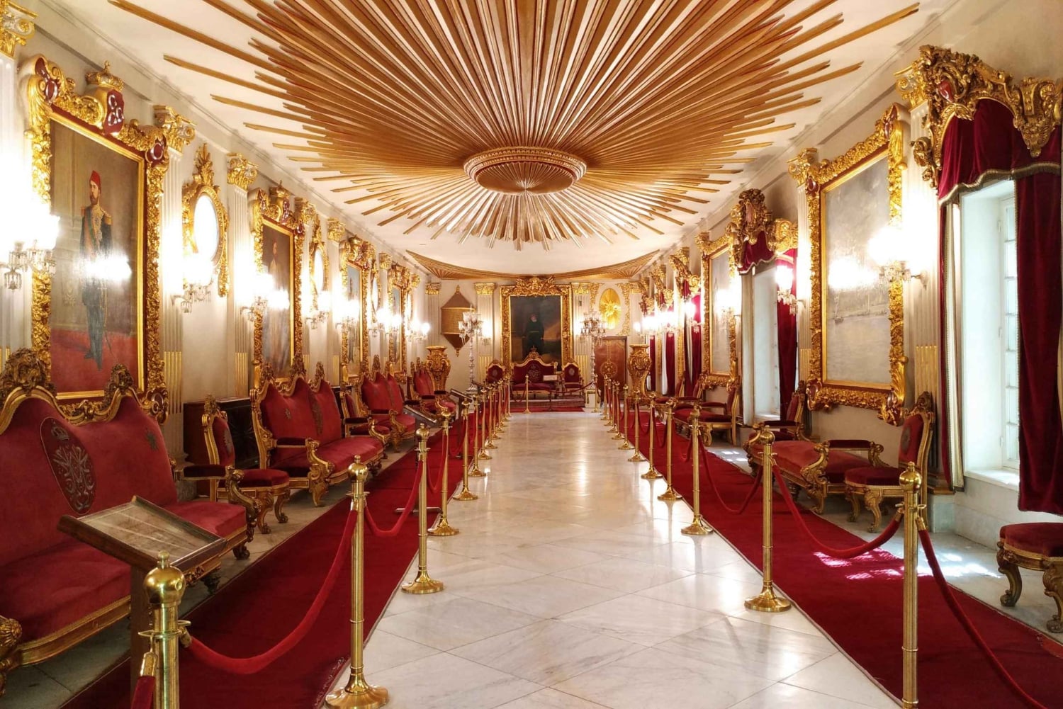 جولة تراثية في القاهرة: القصر الذهبي، أقدم مسجد مع الغداء