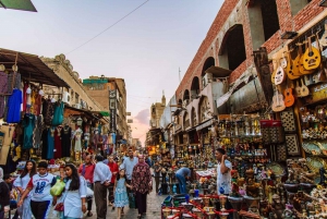 Cairo: Historical Walking Tour with Local & Dinner