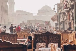 Cairo: Khan Khalili Bazaar and El-Moez Street Private Tour