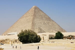 カイロ：ピラミッド、博物館、ディナー クルーズ付き乗り継ぎツアー