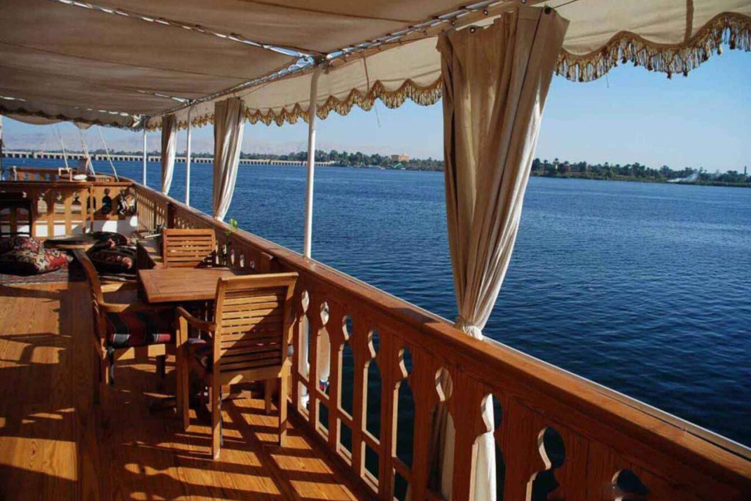 El Cairo: Crucero de lujo con cena por el río Nilo