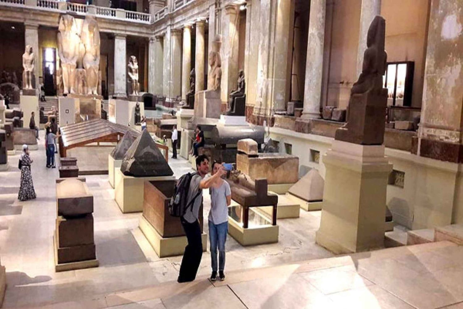 القاهرة: جولة بالمتحف الوطني والمتحف المصري مع الغداء