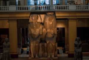 カイロ：ホテル送迎付きエジプト考古学博物館ナイト ツアー