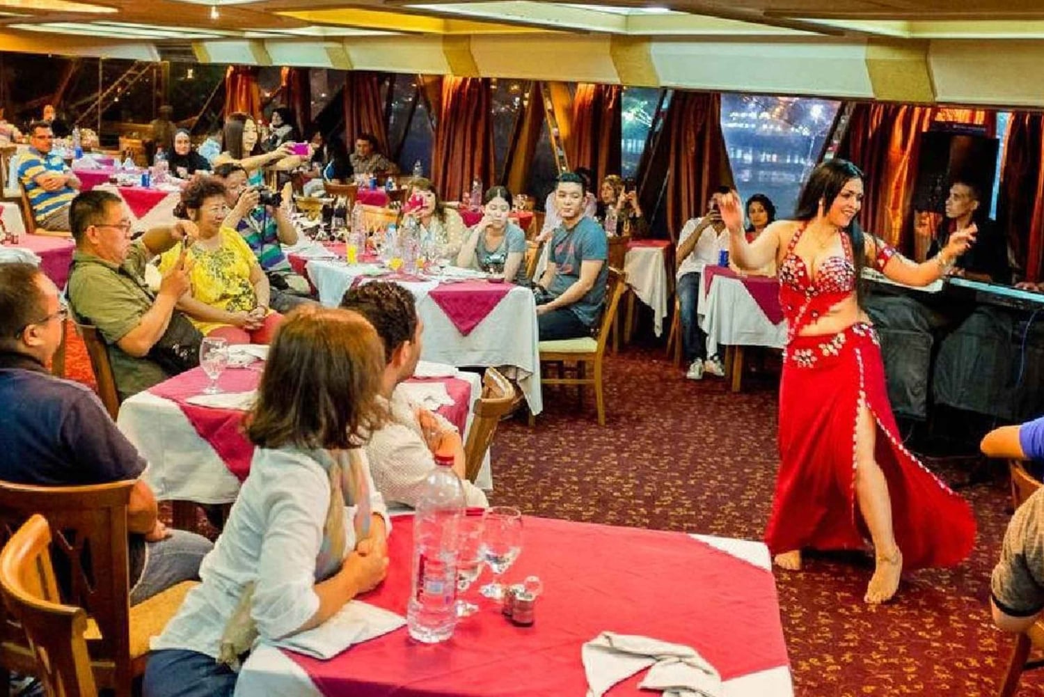 Le Caire : dîner-croisière sur le Nil, danse du ventre et tanoura