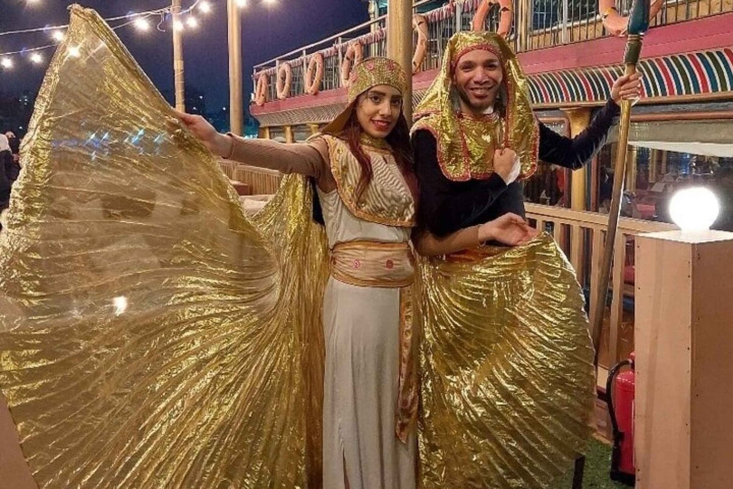 القاهرة: رحلة بحرية مع عشاء على متن سفينة فرعونية على النيل، ورقص شرقي وتانورة