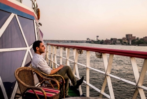 Cairo: Nile Sunset, Dinner Cruise, Show and Private Transfer