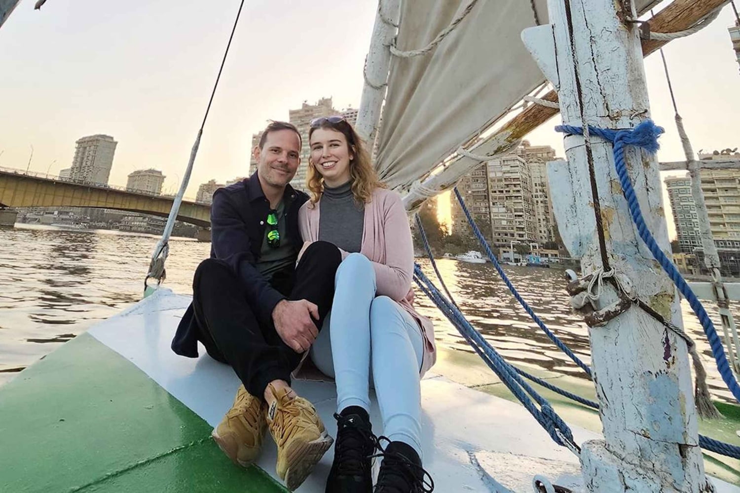 القاهرة: النيلومتر، قصر المنيل، مدينة الموتى مع الفلكة