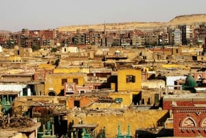 القاهرة: النيلومتر، قصر المنيل، مدينة الموتى مع الفلكة