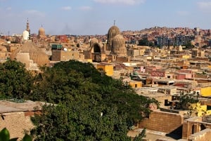 القاهرة: النيلومتر، قصر المنيل، مدينة الموتى مع الفلكة