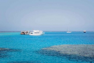 Cairo: Guided Overnight Trip to El-Ain Sokhna & the Red Sea