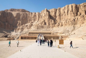 El Cairo: Viaje nocturno a Luxor en avión