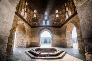 Kairon perintökierros: Kultainen palatsi, vanhin moskeija ja lounas