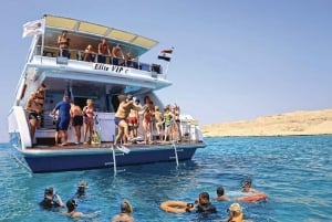 Cairo: Premium Yacht Cruise & lunch with optional pickup