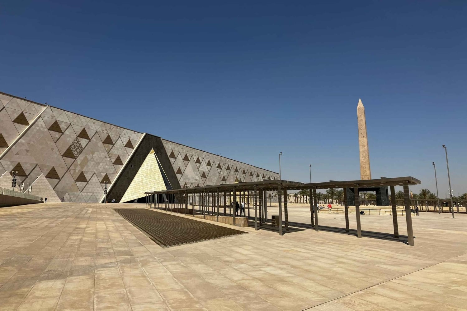 El Cairo: tour privado al Gran Museo Egipcio y las pirámides de Guiza