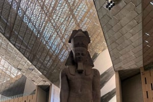El Cairo: tour privado al Gran Museo Egipcio y las pirámides de Guiza