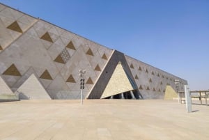 El Cairo: tour privado al Gran Museo Egipcio y las pirámides de Guiza