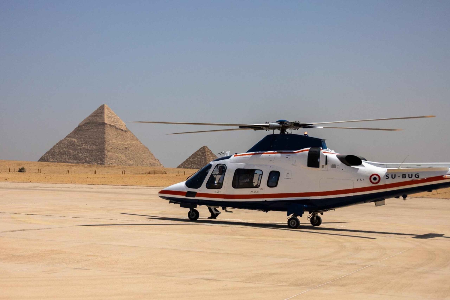 カイロ：ピラミッド着陸付きプライベートヘリコプターシティツアー