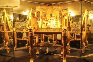 カイロ：送迎とランチ付きのプライベートファラオ村ツアー