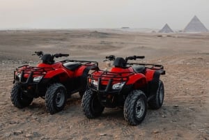 Kairo: Private Quad Bike Wüstentour mit Pyramiden und Sonnenuntergang