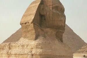 カイロ：ランチ付きのピラミッドとエジプト考古学博物館のプライベート ツアー