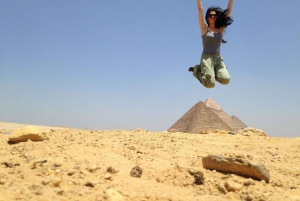 Il Cairo: Tour delle piramidi, giro in barca e pranzo alla Cafelucca