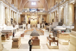 Cairo: Pyramids and Museum on Private tour