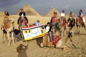 Kairo: Kamelridning på pyramiderna, middag och ljud- och ljusshow